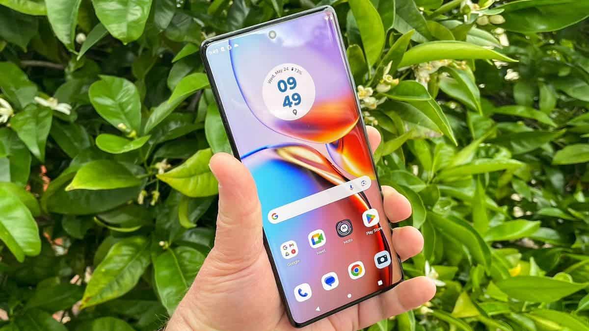 Motorola Users: Android 14 Update Roadmap Unveiled