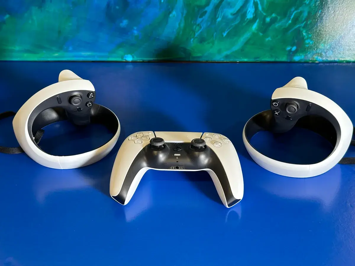 Vision Pro Could Soon Support Sony PSVR2 Controllers