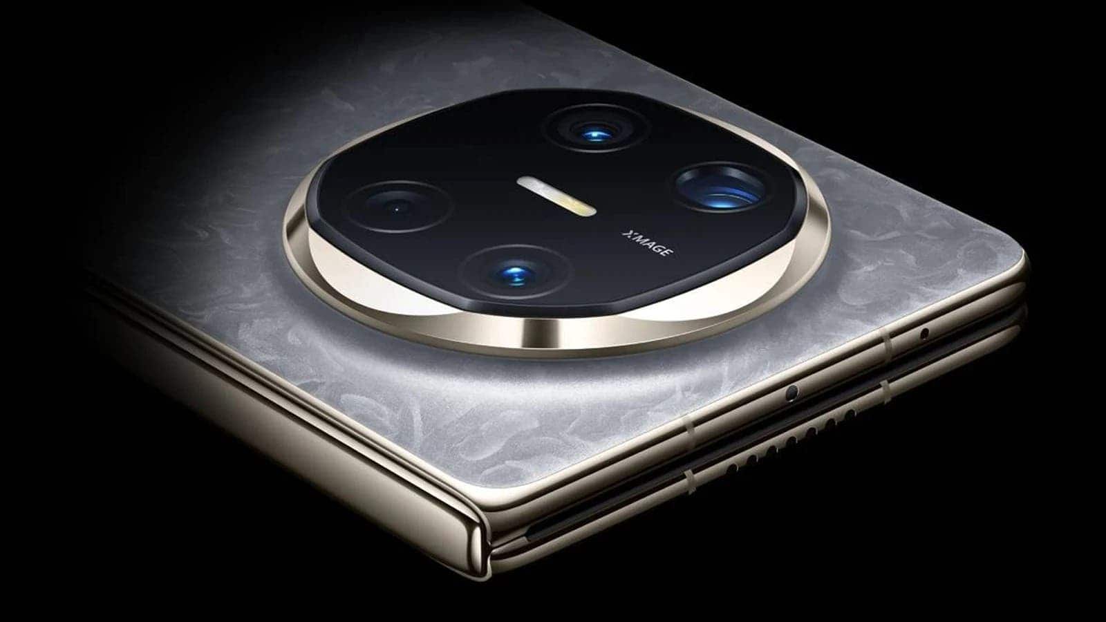 Huawei Reclaims Top Spot in China as iPhone Shipments Surge in Q1 2026