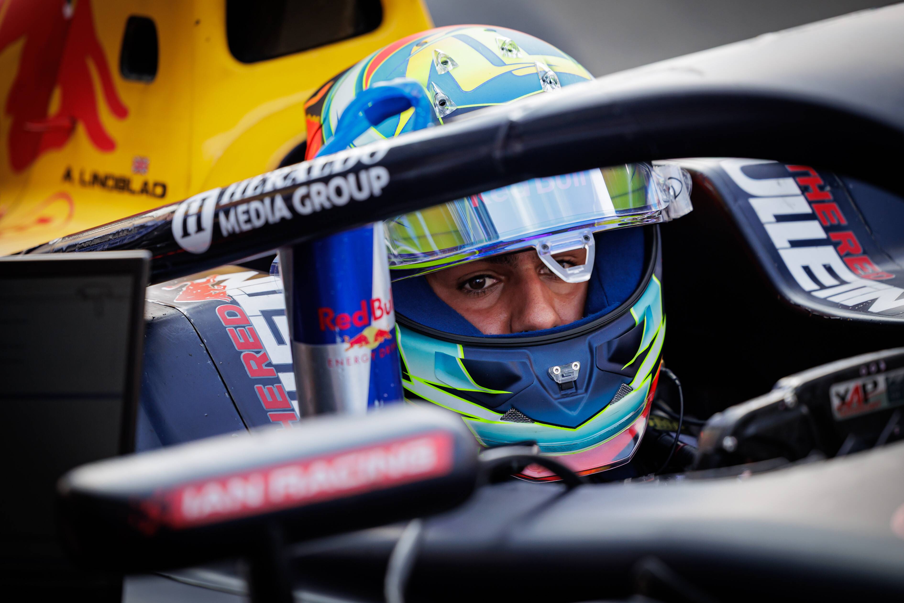 Villeneuve uncovers Red Bull's second seat curse, Perez dig included