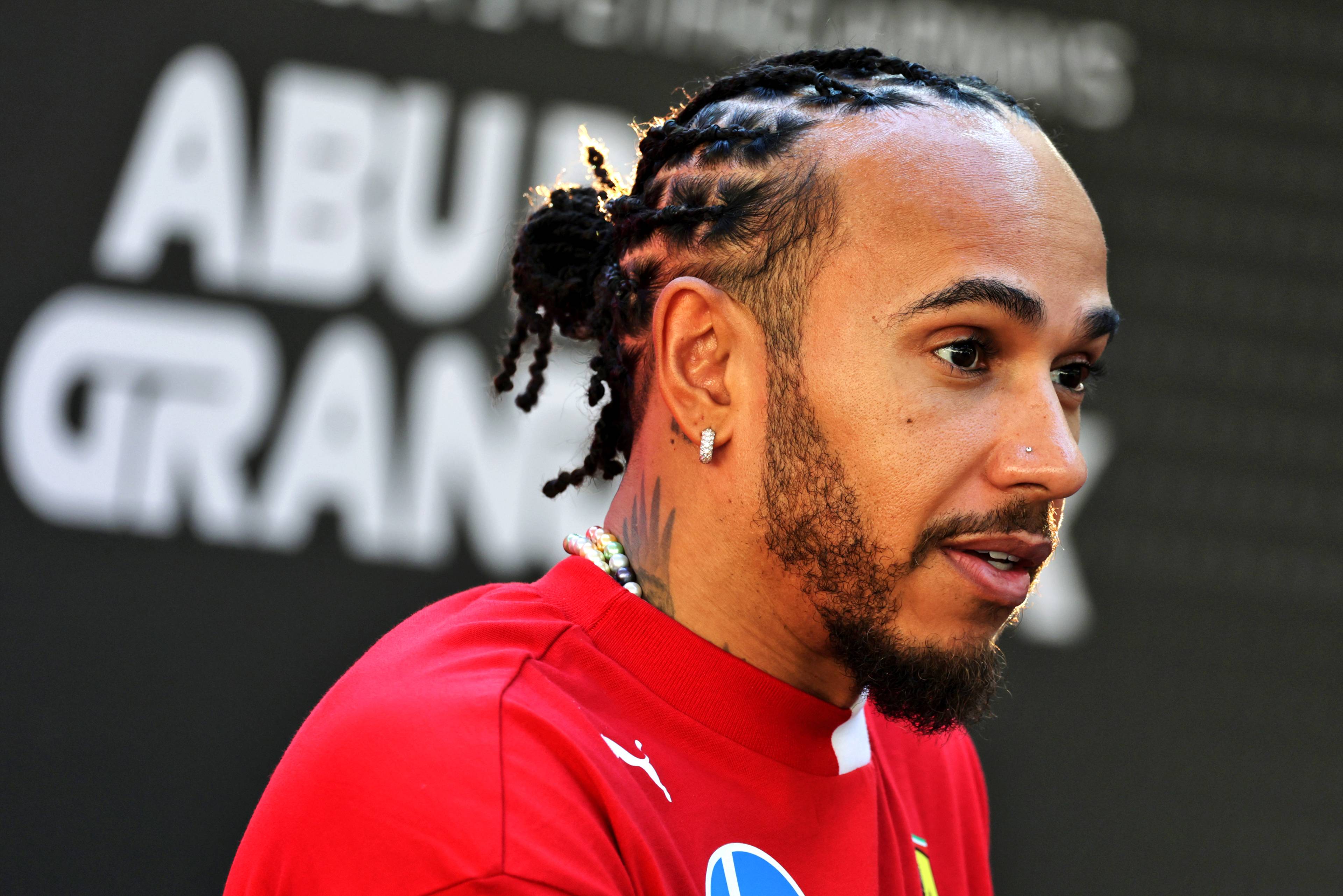 hamilton-ferrari-abu-dhabi-f1-