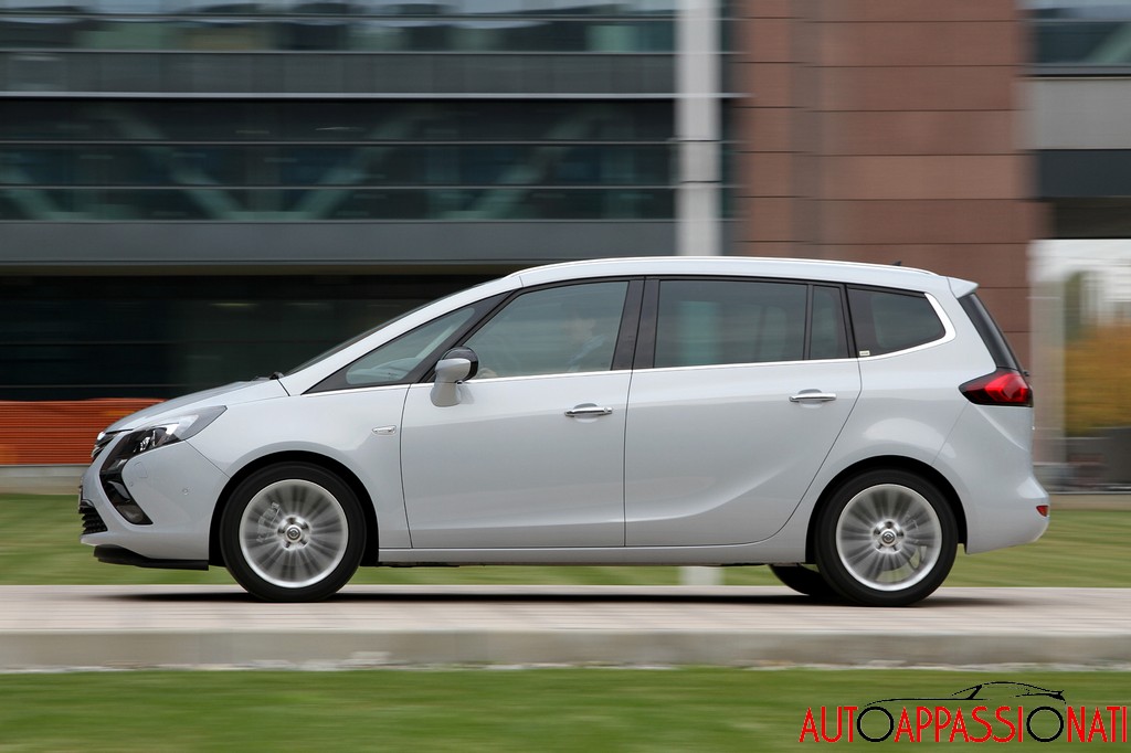 Opel Zafira Tourer 11