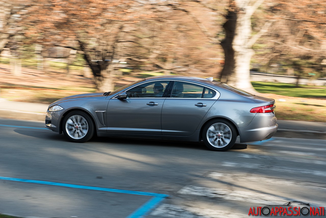 Jaguar XF 2.2D  2014 25