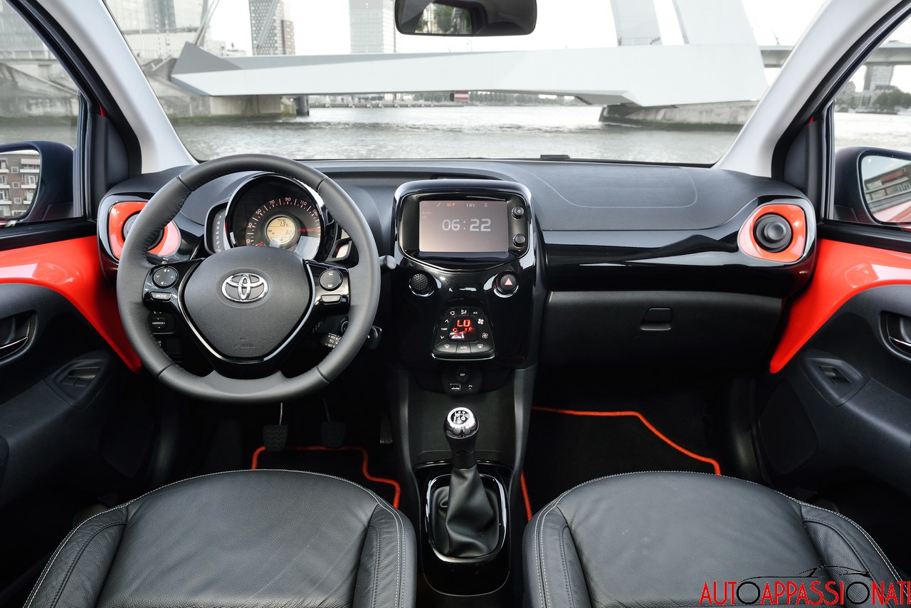 Interni new Toyota Aygo 025