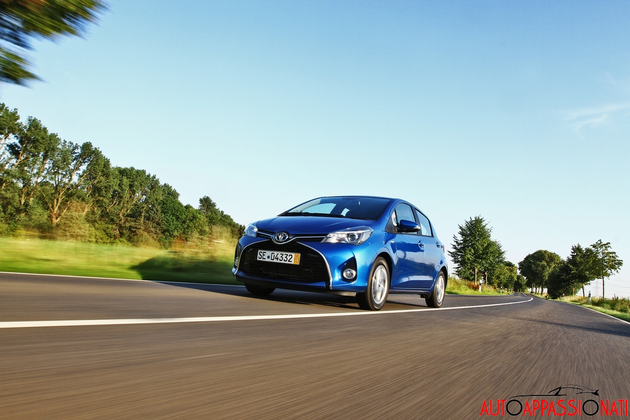 Nuova Toyota Yaris-2014 008