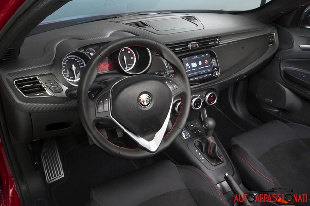 Alfa romeo giulietta sprint interni