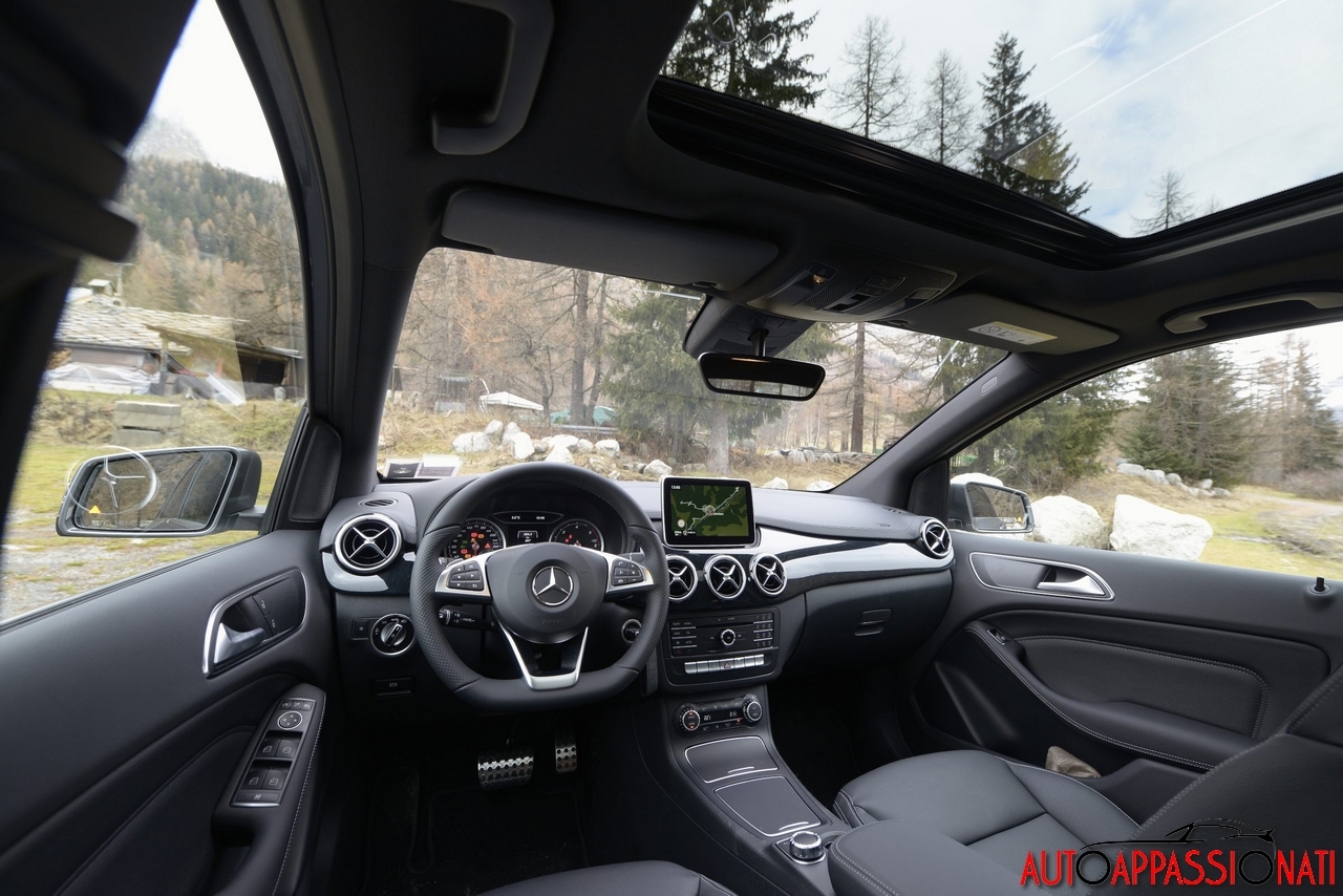 Interni nuova Mercedes-Benz Classe B 