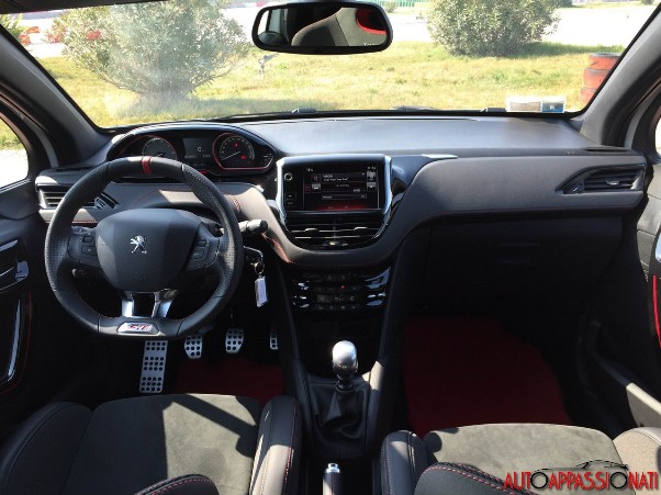 Peugeot 208 GTi 30th 02