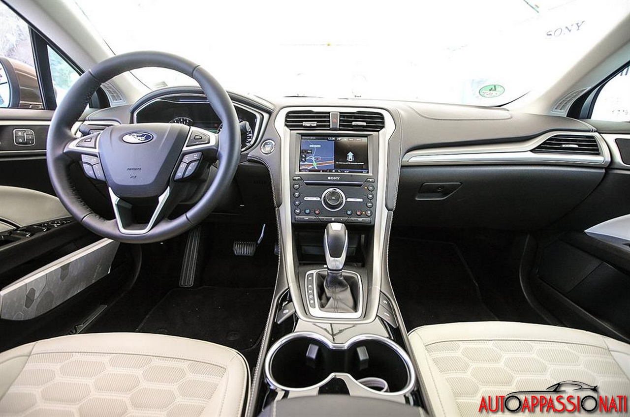 Ford Mondeo Vignale - Interni