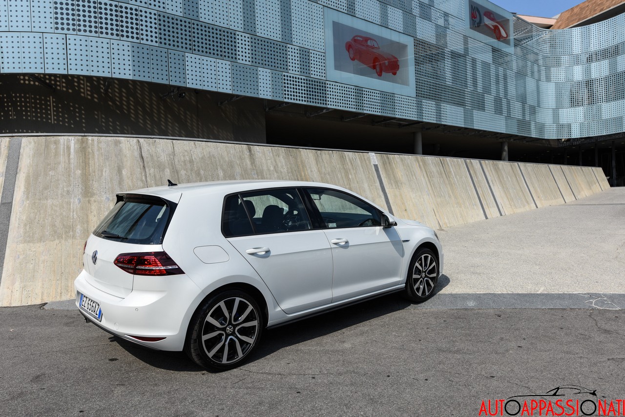 VW Golf GTE 0025