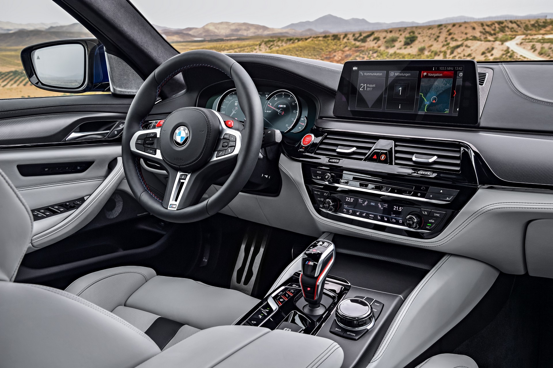 BMW M5 interni