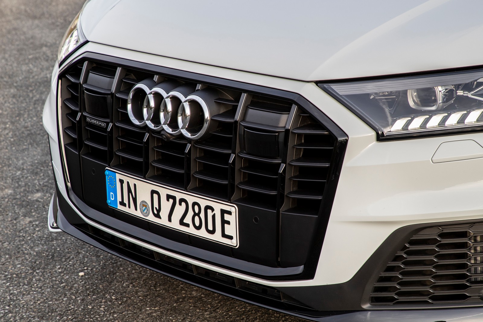 Audi Q7 TFSi-e griglia anteriore