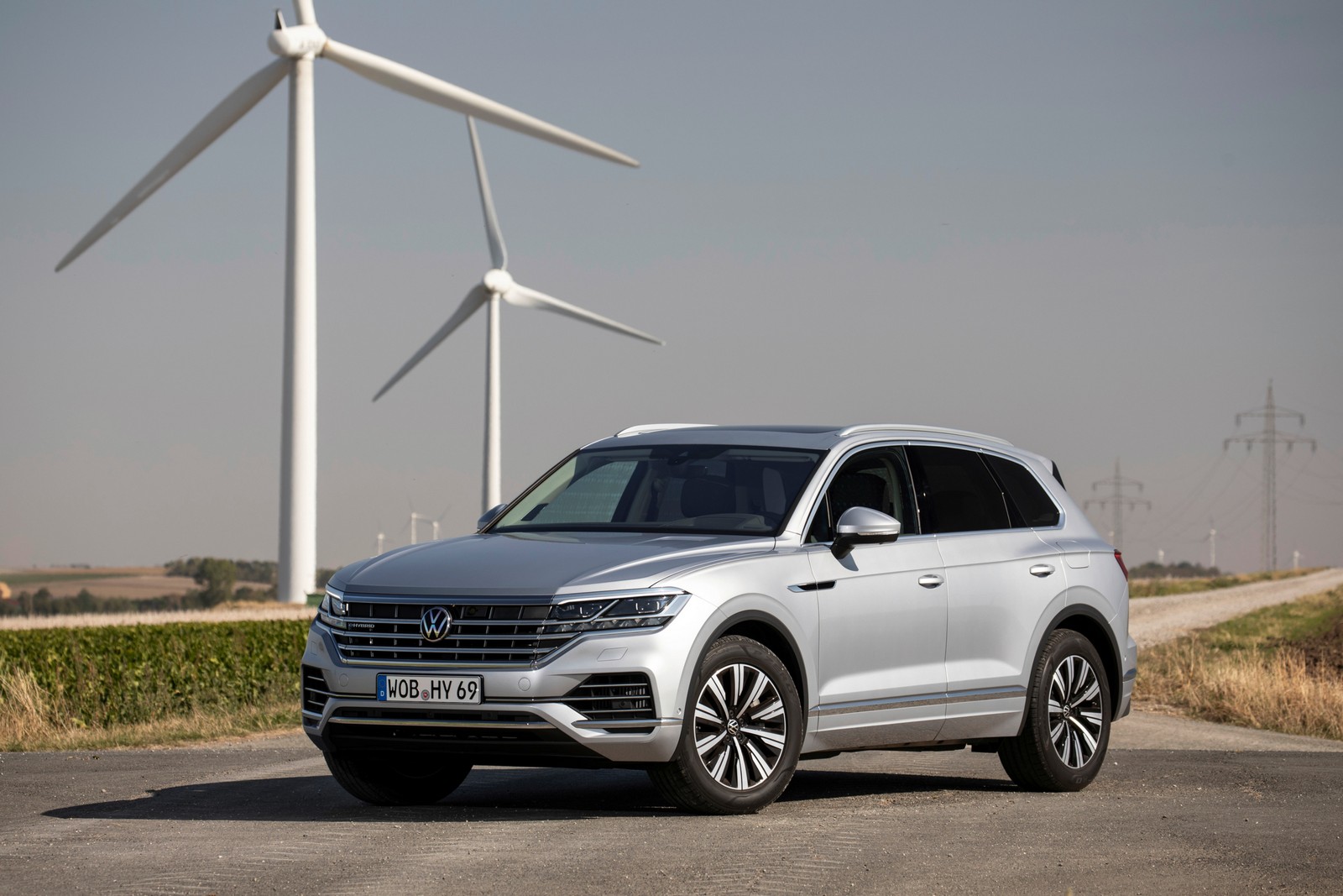VW Touareg eHybrid anteriore