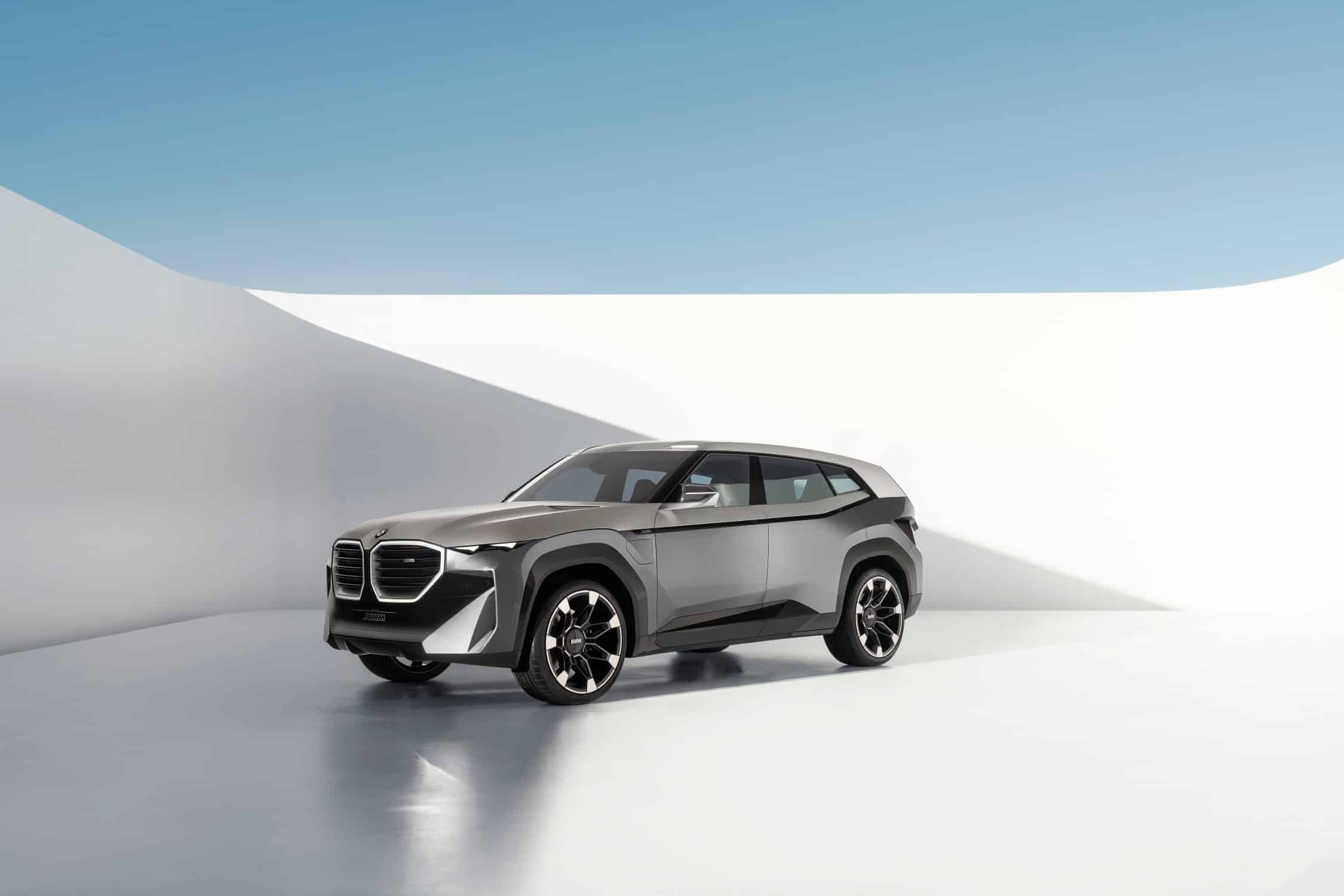 BMW XM concept frontale tre qiuarti