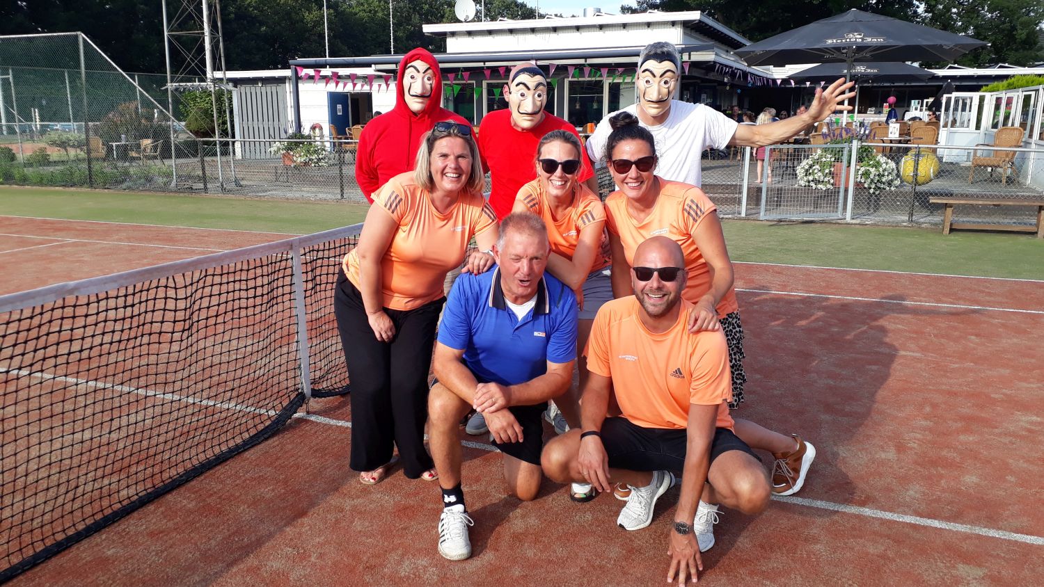 Kotib sharmandalik porno Seks ogli sikilgan onasini tomosha qiling