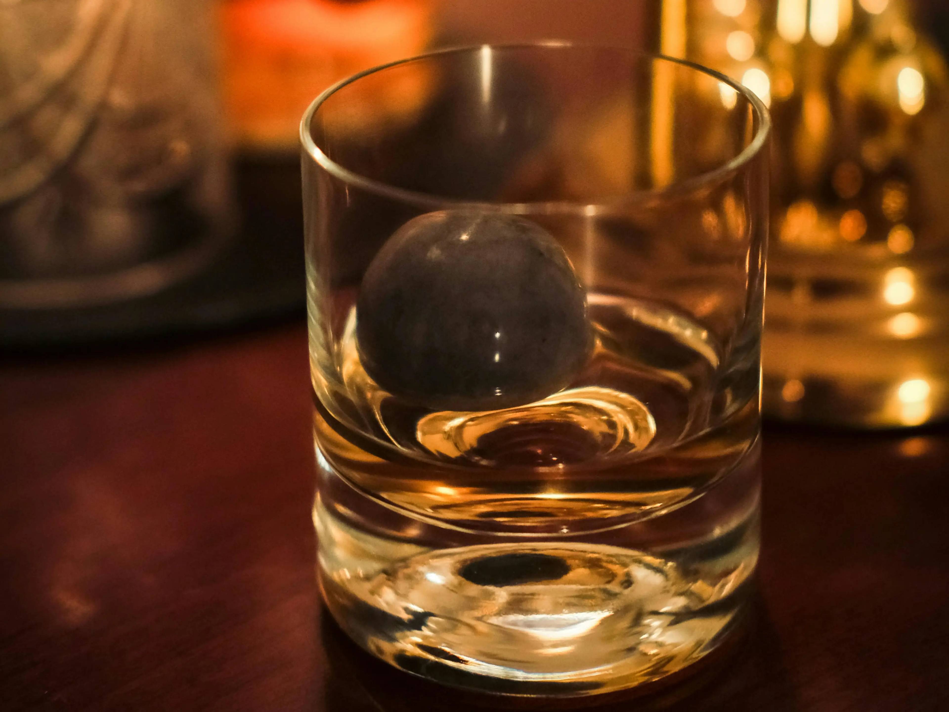 3D Schedel IJsblokjes Schedel IJsvorm Siliconen dienblad voor ijsblokjes met 3D schedel met deksel voor whisky, cocktail, likeur, gin en bier, ijsblokjesvormen